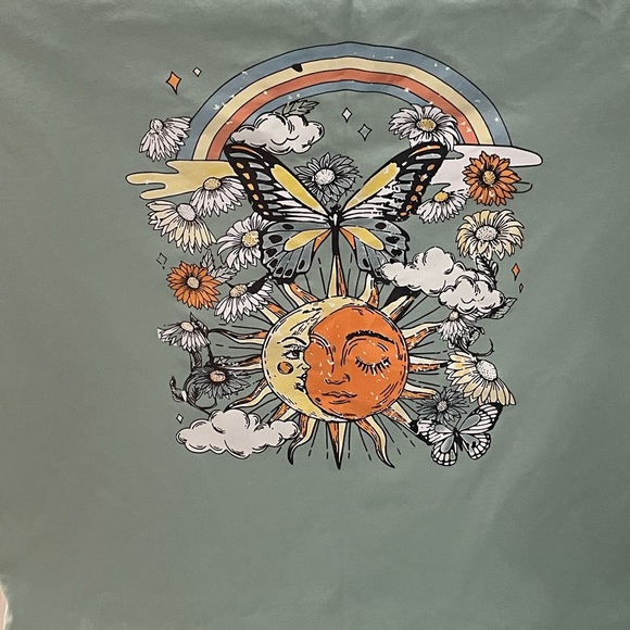 Mint Green Sun/Moon T-Shirt - Picture 4 of 4